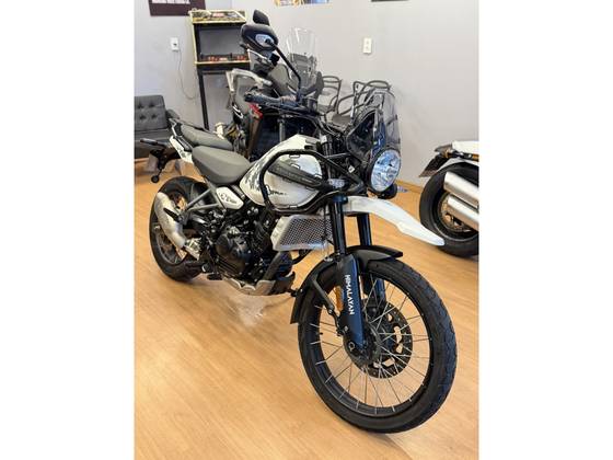 ROYAL ENFIELD HIMALAYAN 450 KAMET WHITE 